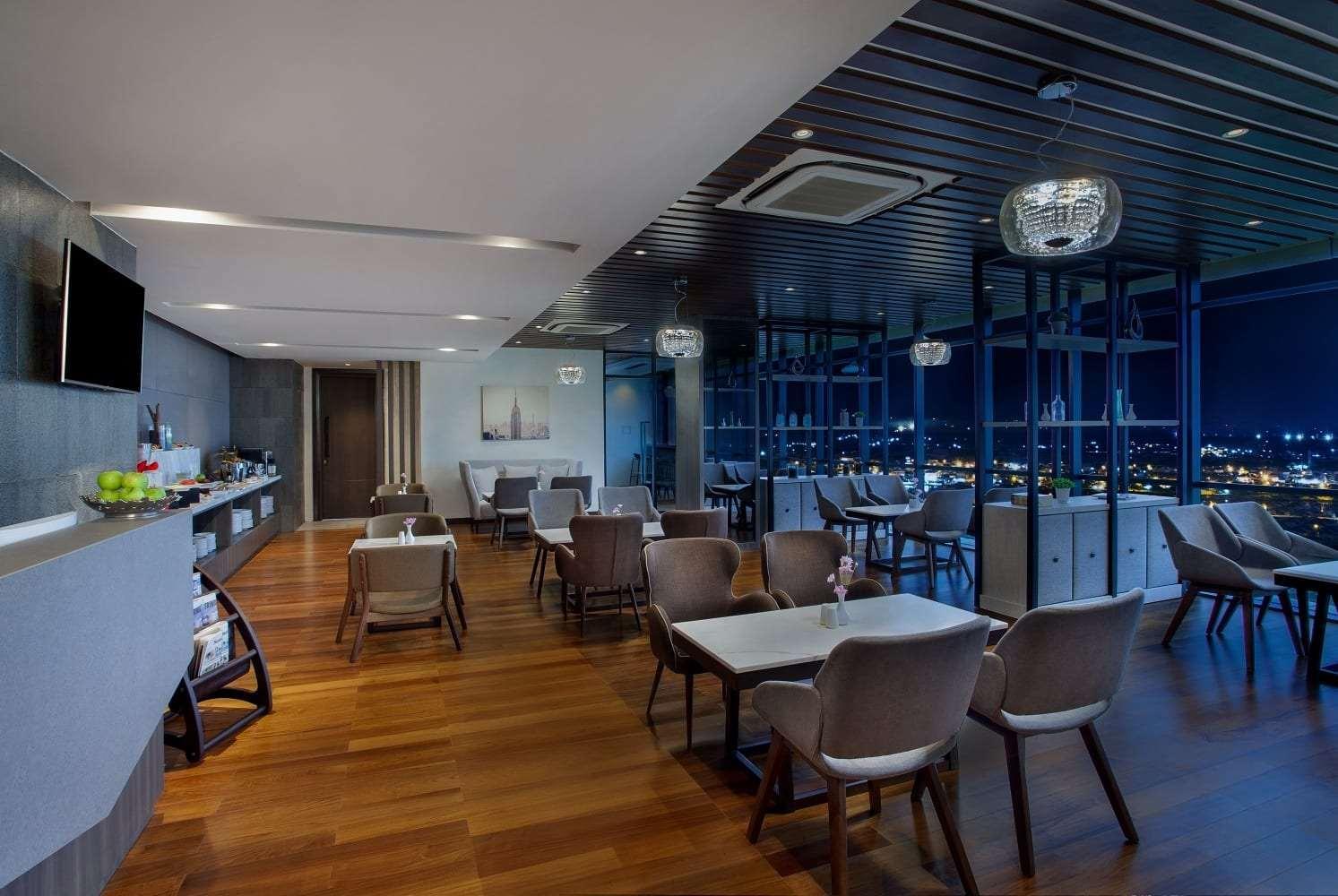Wyndham Opi Hotel Palembang Exterior photo
