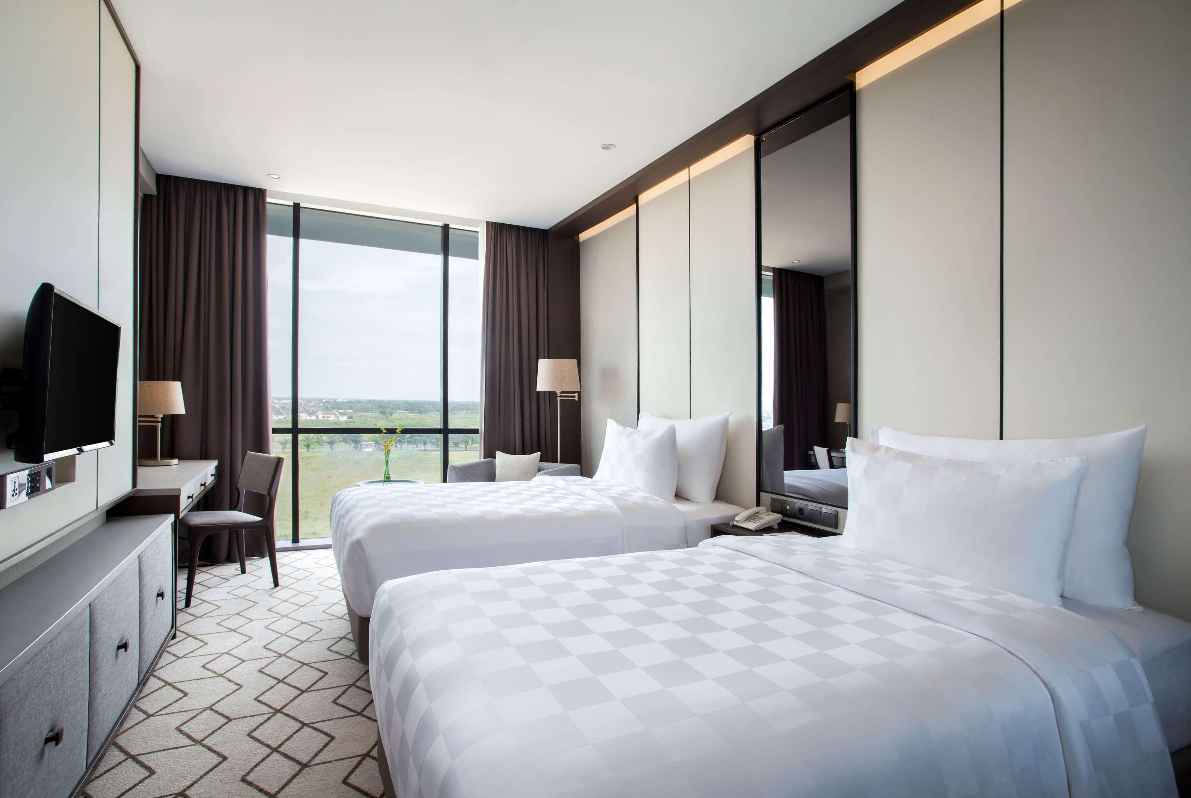 Wyndham Opi Hotel Palembang Exterior photo
