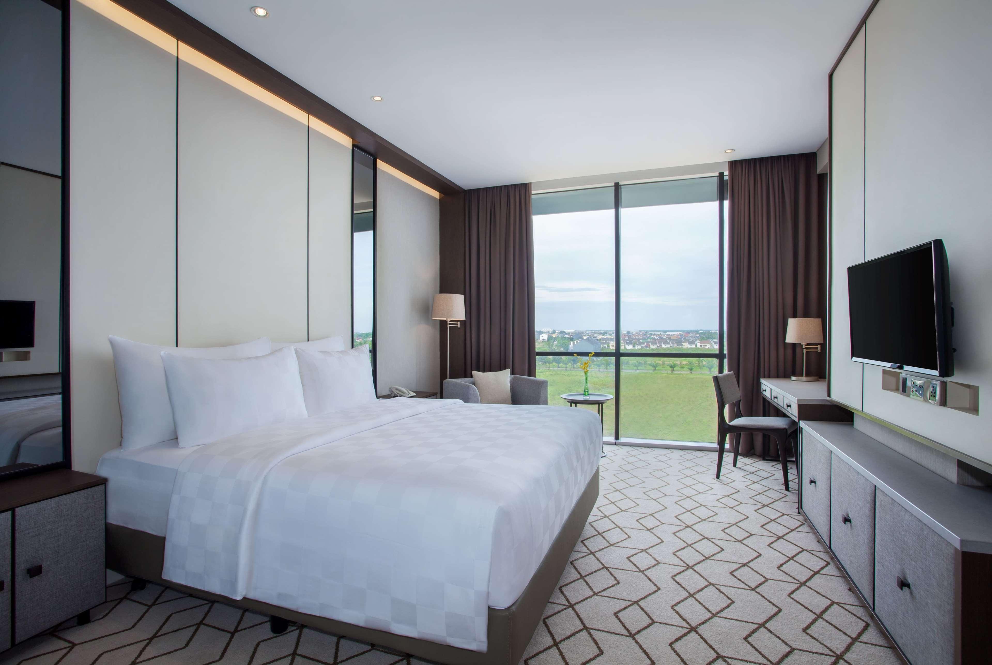 Wyndham Opi Hotel Palembang Exterior photo