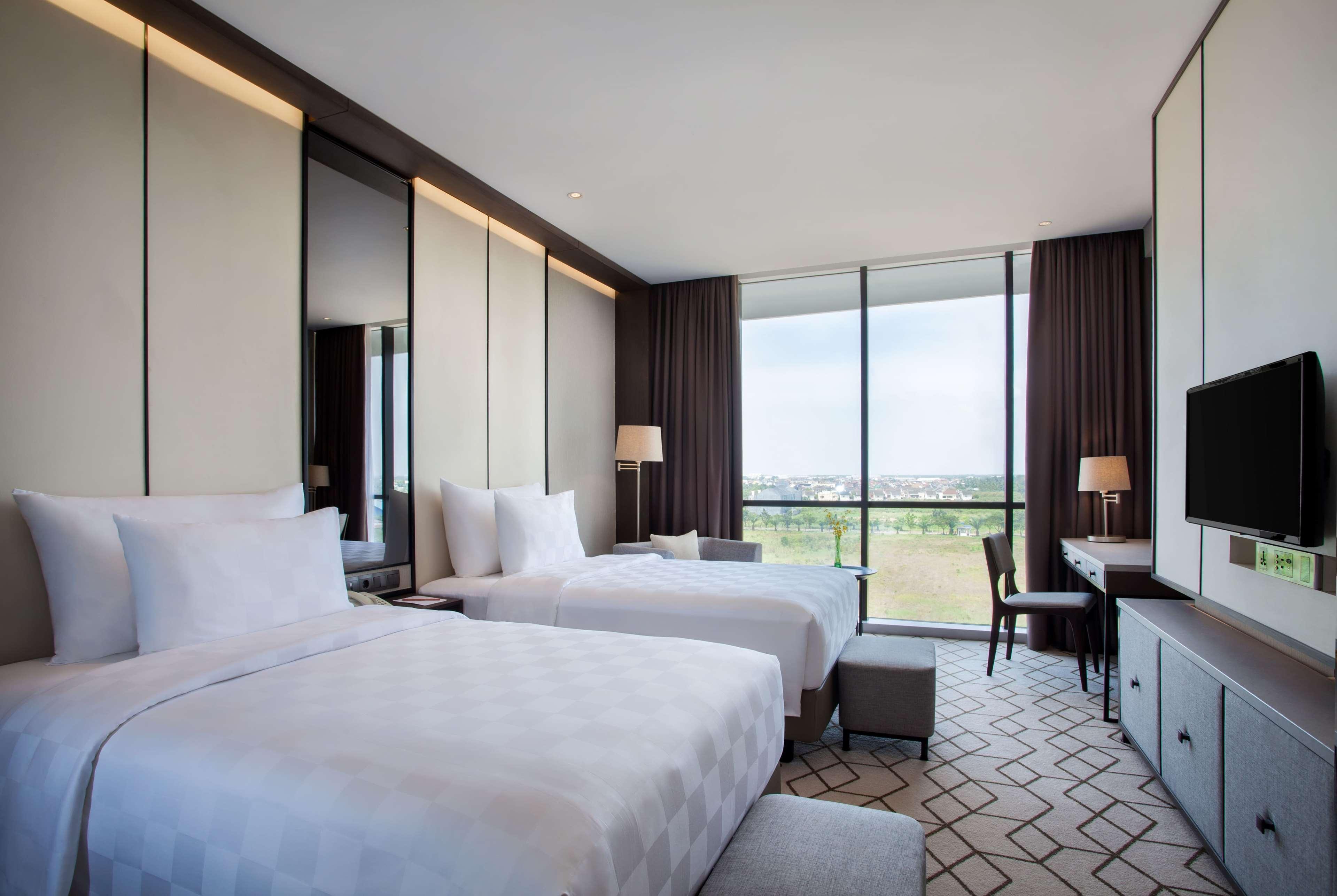 Wyndham Opi Hotel Palembang Exterior photo